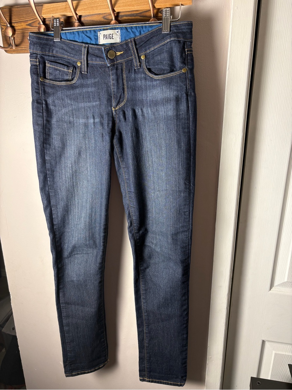PAIGE Denim Skyline Skinny Jeans with Subtle Fading Size 27